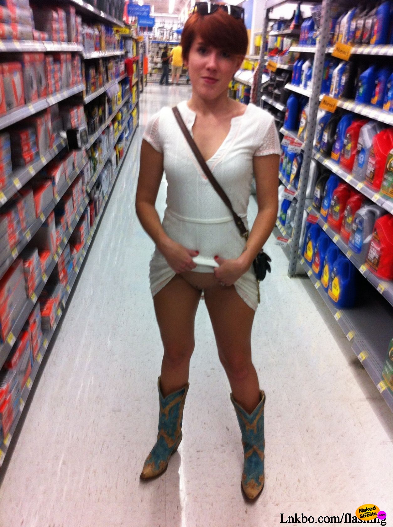 Walmart flashing uncensored Walmart flashing uncensored