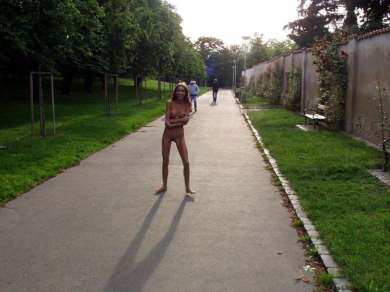 Super sexy teen with very toned body flashing in the park 