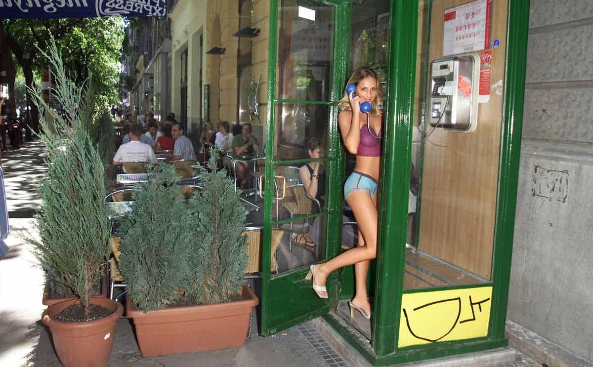 Another hot bodypainted nude slut flashing on the streets 