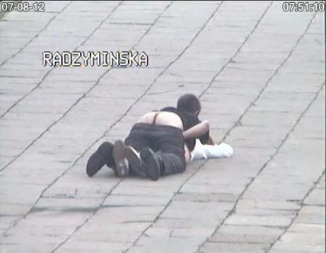 Insanely kinky couple caught having sex in broad daylight