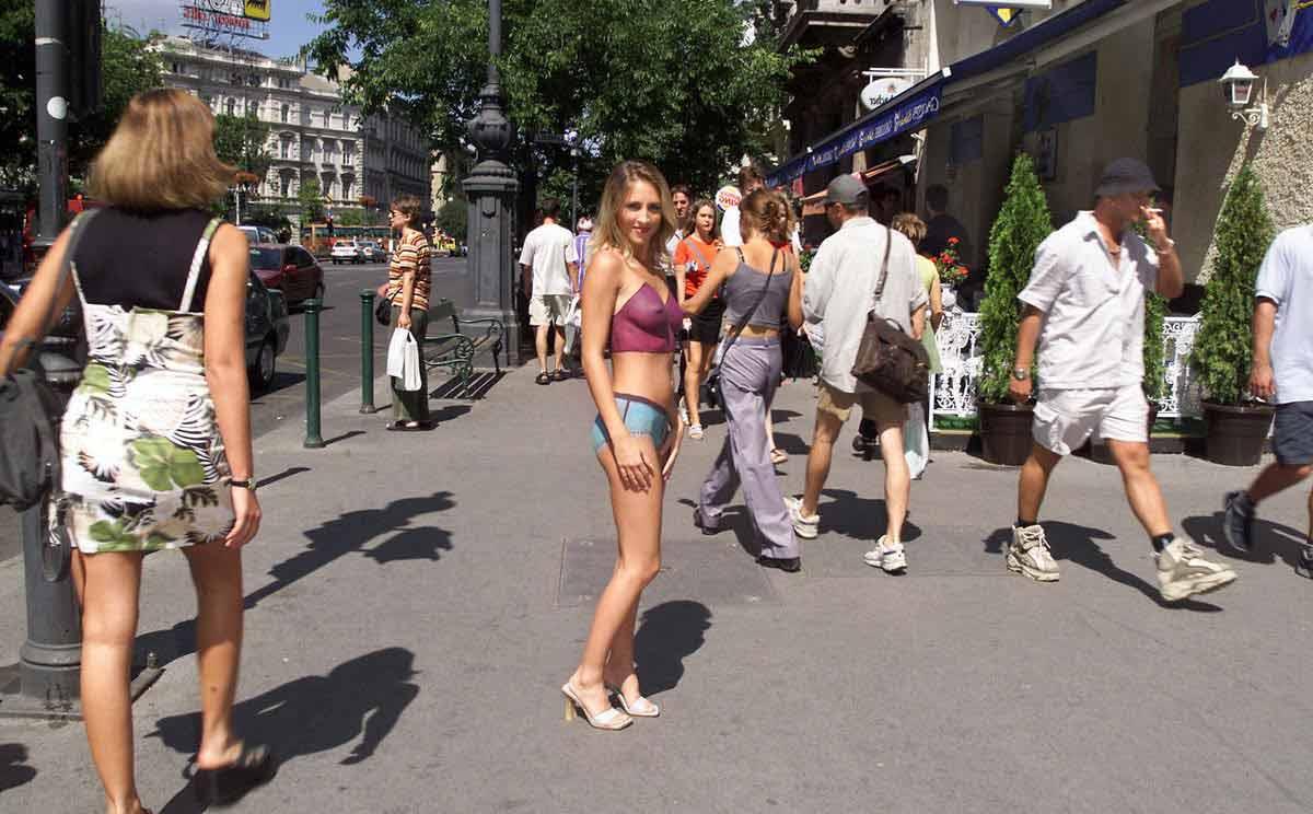 Another hot bodypainted nude slut flashing on the streets 