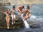 Nude fun in the water (Galleries)